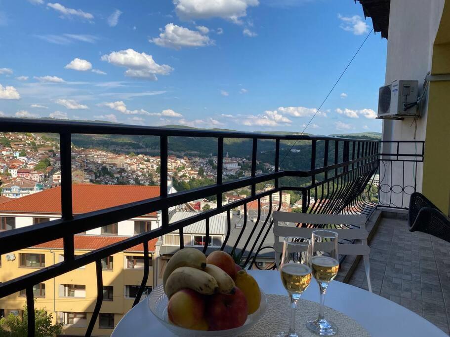 Apartment Happy Place Akatcia Veliko Tárnovo Exterior foto